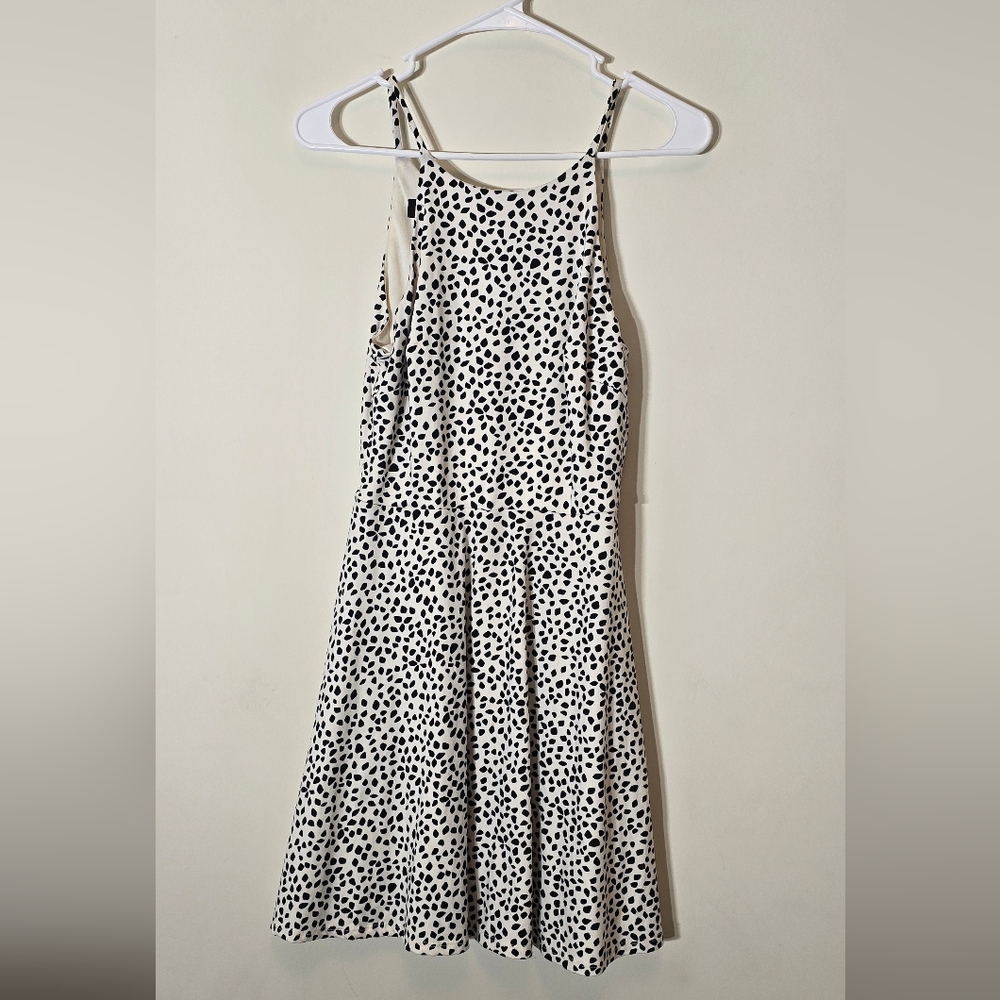 Gorgeous 😍 Black and White Spotted Midi Dress